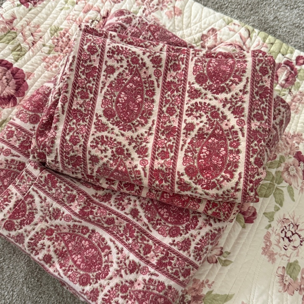 Waverly Rachel Ashwell Shabby Chic Vintage boho paisley sheet pillowcase set